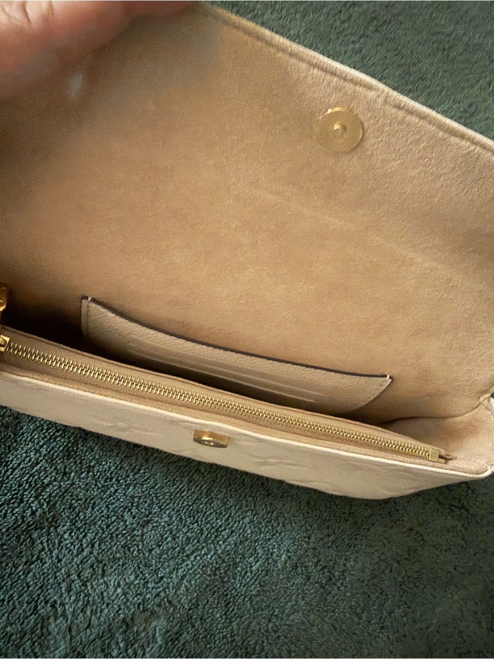 Louis Vuitton IVY Cream Monogram Embossed Leather Crossbody Bag - Picture 4 of 13